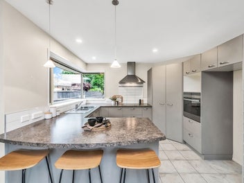 Spacious Aidanfield Gem: Family Living Perfected