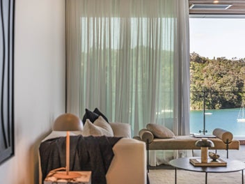 Wake to water - short Auction notice