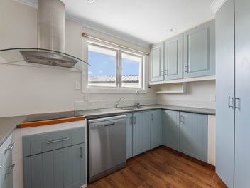 Family Living in Witherlea