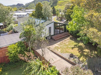 Lock in this attractive Lockwood!