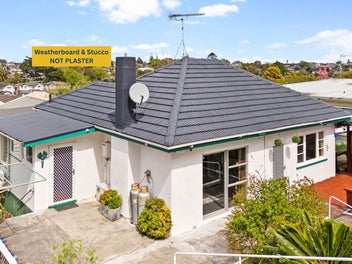 MOTIVATED VENDOR, EXCEPTIONAL LOCATION!!