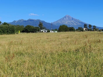 Sea & mountain view Okato lifestyle