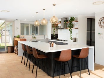 Waterfront lifestyle sanctuary - city close