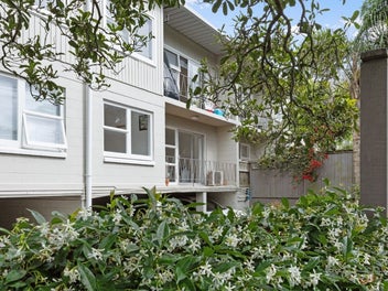 An Elevated Spacious Unit in a Sought After Block