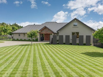 Modern & expansive & exceptional