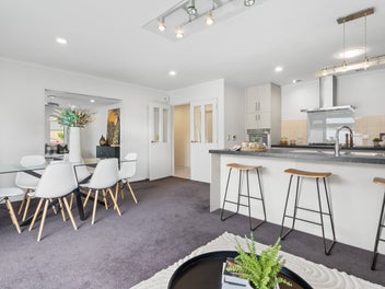 Live Large in Rolleston