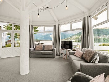 The Best Buy in Kelvin Heights - Must Be Sold!