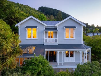 Noisy Dinners, Quiet Sundays - A Home with Heart!