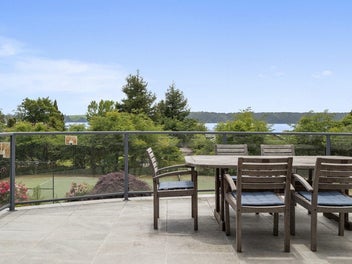Endless Lake Holiday Vibes at Lake Rotoiti