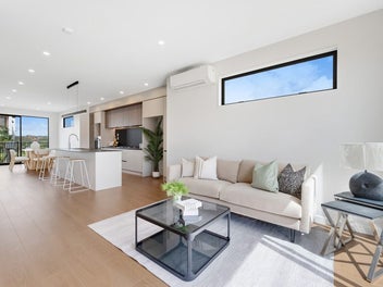 Brand New 3 Bedroom Duplex - Ensuite & 2 Carparks