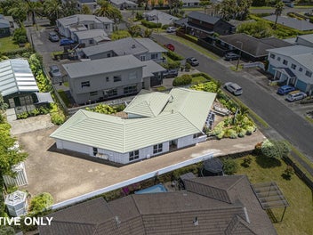 LOCATION + LARGE SHED + OFF STREET PARKING