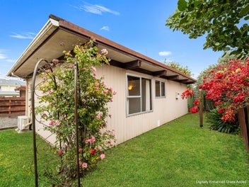 Moments from Town - Miles from Ordinary