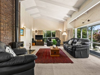 Top Elevated location & Double Glazed!