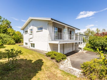 Top Elevated location & Double Glazed!