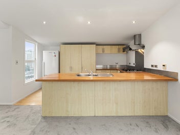 EASY, SPACIOUS, CITY LIVING