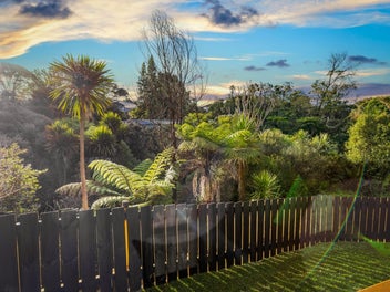 Brand New Bushside Beauty