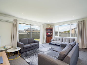 Modern, Low Maintenance Family Living!