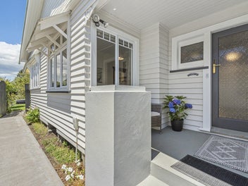 2 Beds, 2 Living, Office, Plus More!