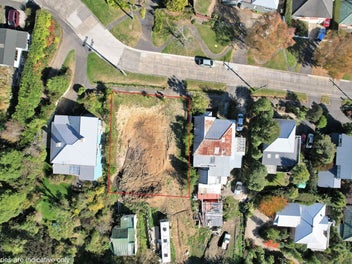 Sunlit Section with Iconic Views