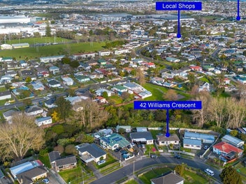 URGENT SALE Do-Up with Access to Renovate!