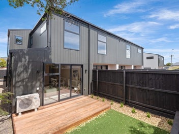 Downstairs Master - Preferred Rear Unit