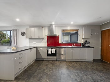 Owners Relocating - Spacious 5-Bedroom Home