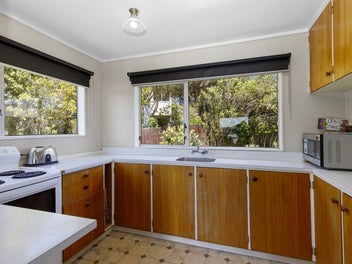 Great Family Home in Newlands - Sunlit &...