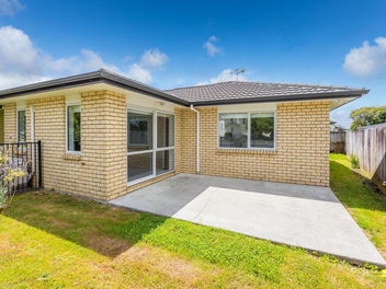 FREEHOLD UNIT - BRICK & TILE