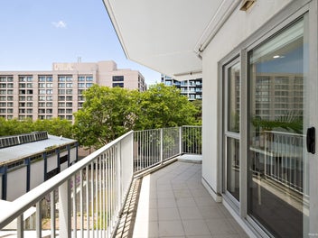 Bank Friendly Corner 2 Bed