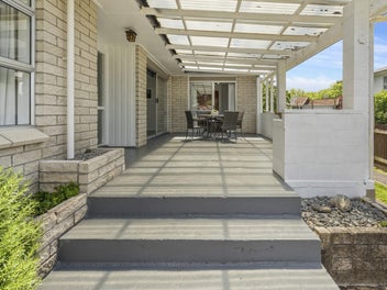 North side, 3BR Brick home, cul de sac, garage