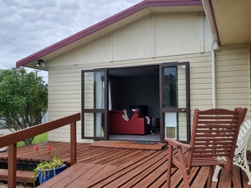 Spacious 3 Bedroom on large section