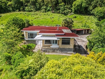 Escape to Ellison Ave