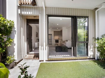 Ignore CV! Auction this week!