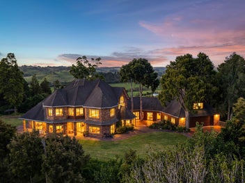 Grand Lifestyle Living in Waitoki