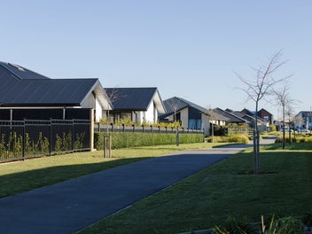 Broadfield Grange – In the Heart of Rolleston