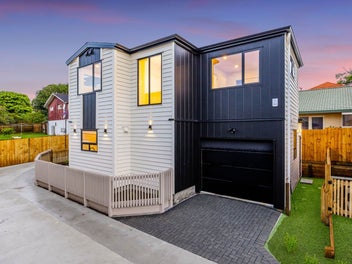 Hillpark School Steps Away: Stand-Alone New Build.