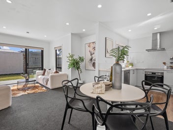 First Home, Downsize or Invest in Glenview