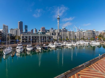 OVERSEAS VENDOR - URGENT SALE!!