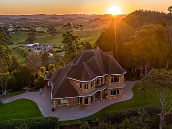 Grand Lifestyle Living in Wainui