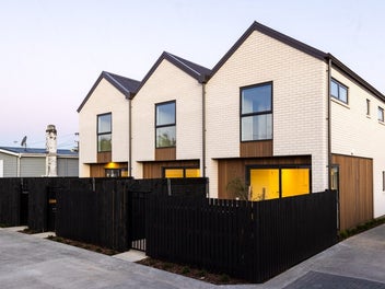 Contemporary 2-Bed Living in Te Atatu