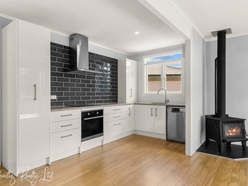 Unbeatable Living, Location & Views!