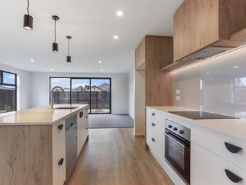 * UNDER OFFER * Charming Classic Meets Modern Eleg