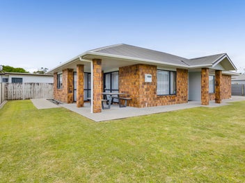 LOW MAINTENANCE & EFFORTLESS LIVING