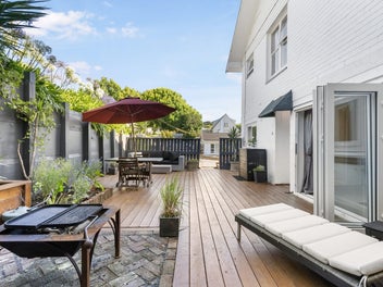 MISSION BAY STEAL: PRICE DROPPED - MUST BE SOLD!