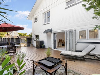 1960's Brick Unit - Moments to Mission Bay Beach