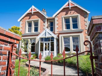 Elegant Edwardian Escape