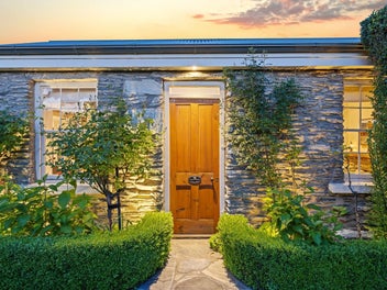 Historic elegance in the heart of Arrowtown