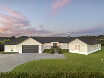 Luxury Build, Space and Comfort In Top Location!