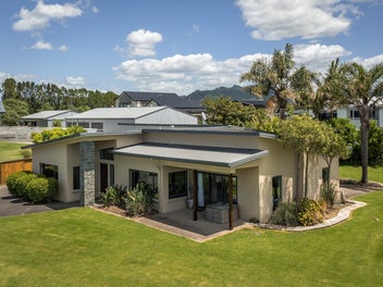 Sun , Space and Serenity