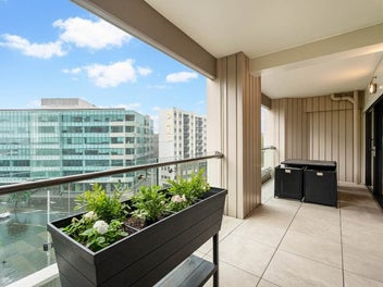 Stylish Downtown Home in Popular Freehold Building